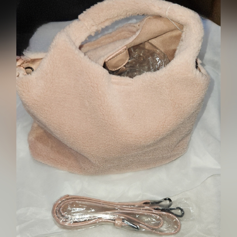 Deux lux plush handbag - Picture 3 of 6